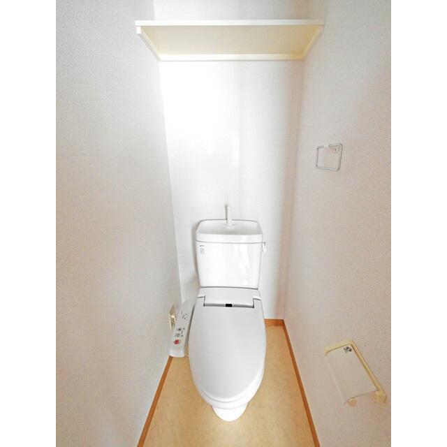 トイレ　温水洗浄便座です。