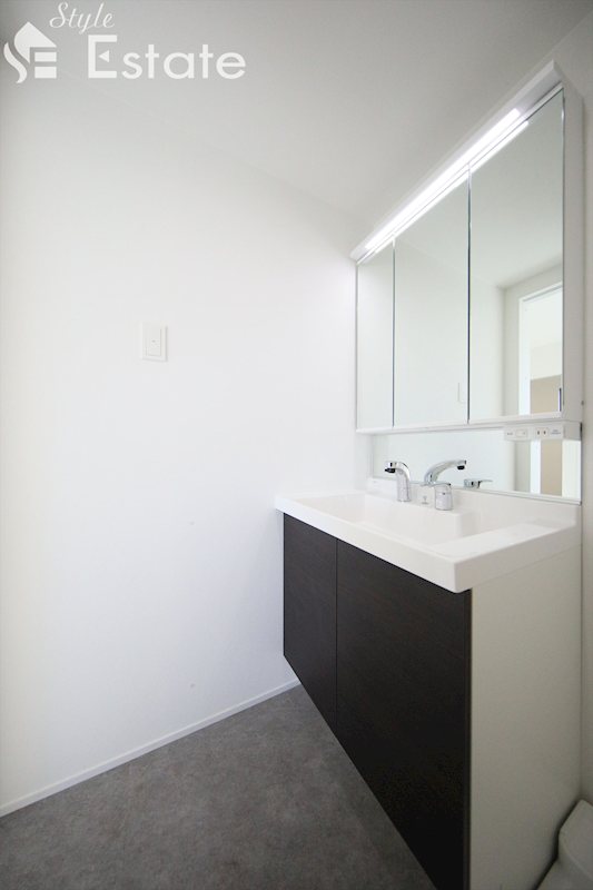 洗面設備　同仕様内装