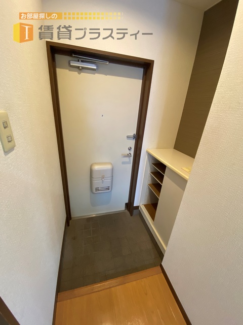玄関　シューズボックス付いてます。
