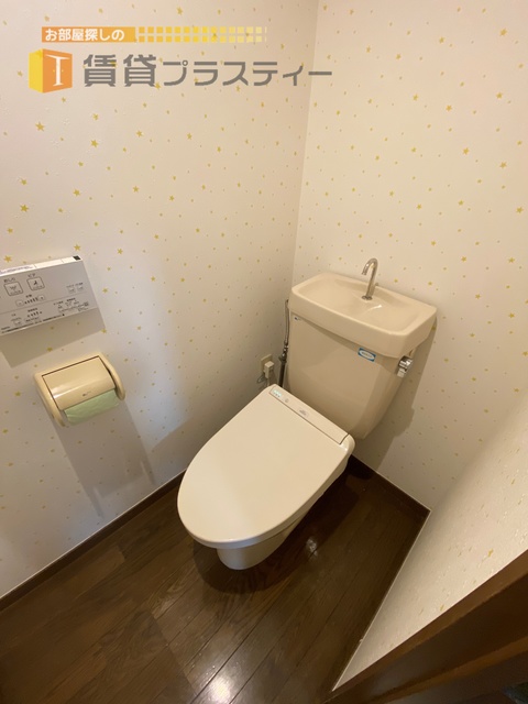 トイレ　シャワートイレ完備。