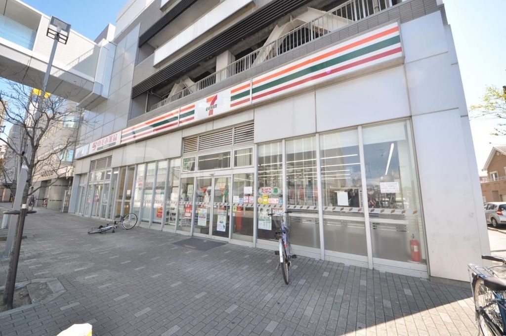 コンビニ　セブンイレブン篠崎駅西口店（コンビニ）まで110m