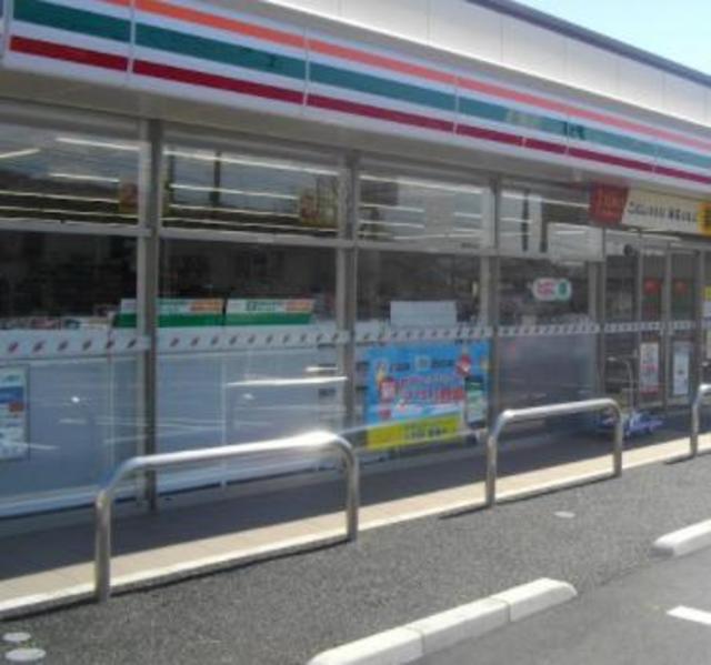 コンビニ　セブンイレブン川崎梶ケ谷3丁目店（コンビニ）まで282m