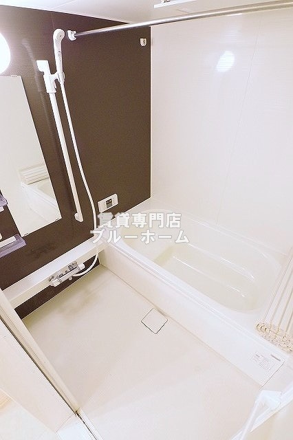 バス・シャワールーム　浴室乾燥機や追炊き機能付きのお風呂！