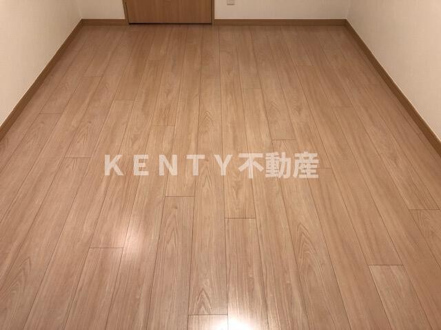 その他部屋・スペース　広くて明るい寝室