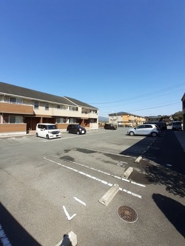 駐車場　駐車場完備です
