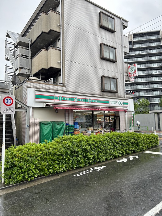 コンビニ　ローソン100（コンビニ）まで128m