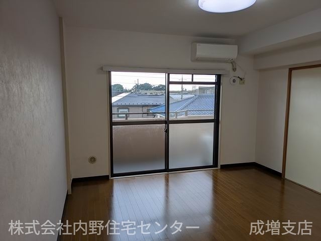 居室・リビング　１０．５帖のＬＤＫ