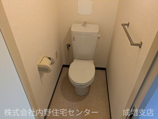 トイレ　コンセント有り