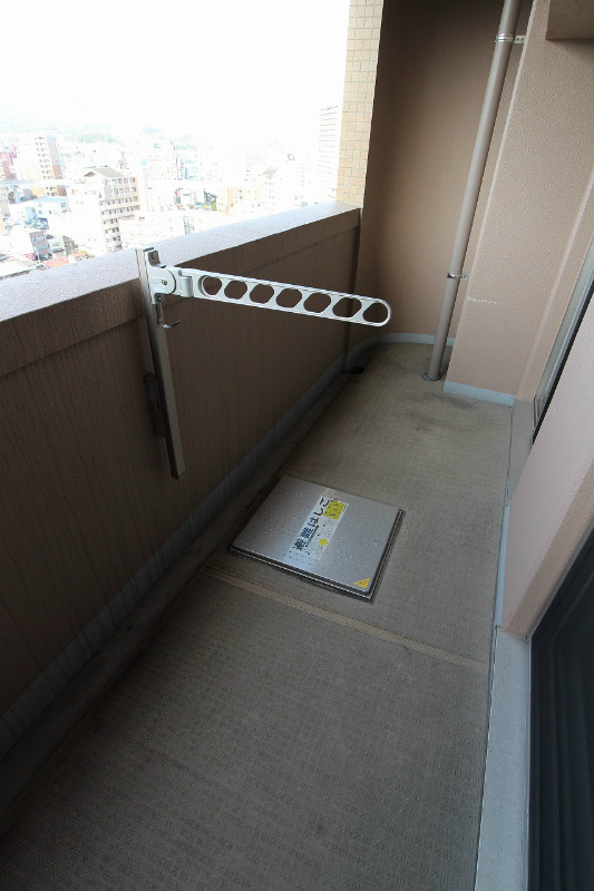 バルコニー　高層階からの見晴らしは見てのお楽しみに。