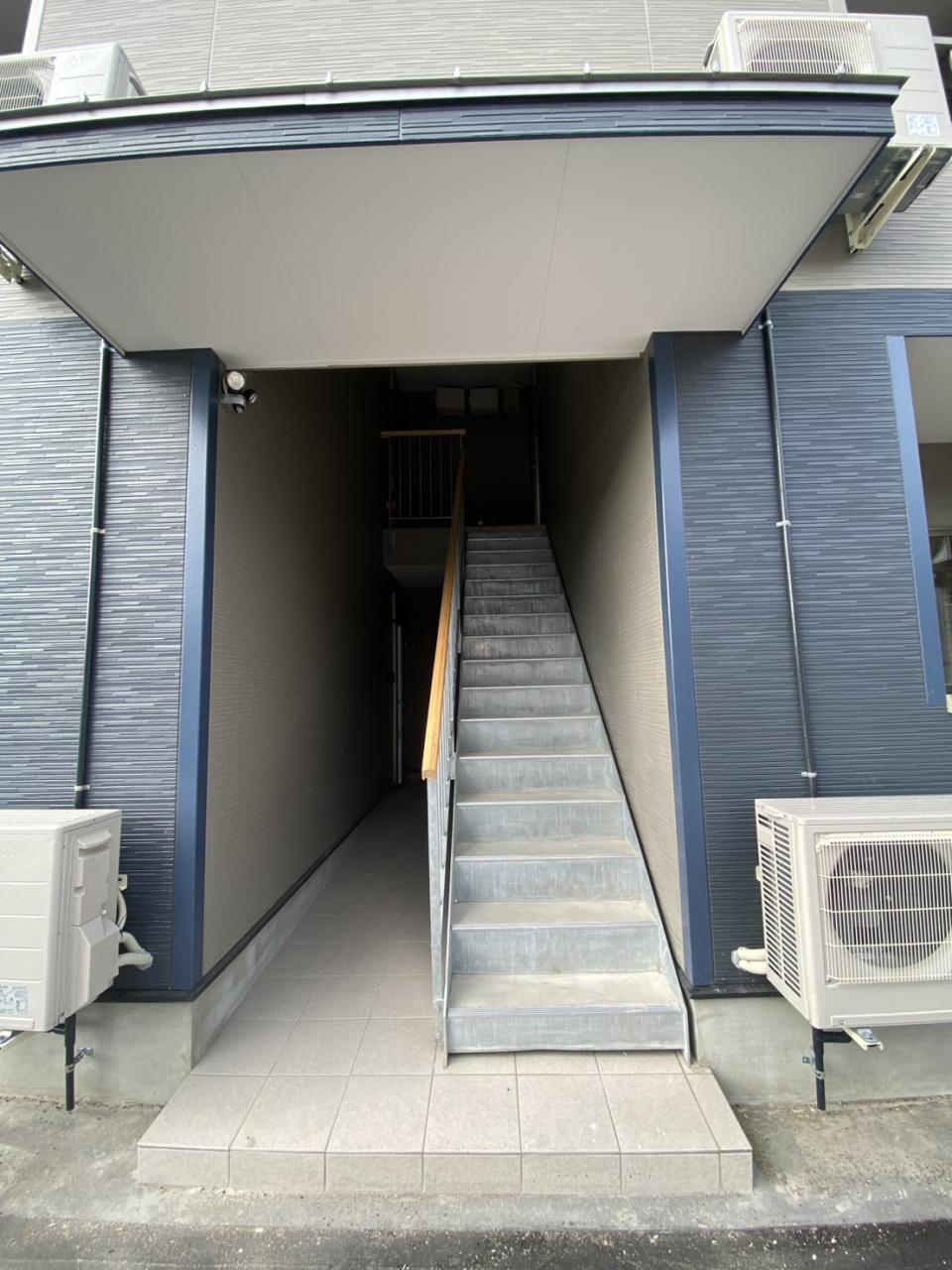 建物外観　階段