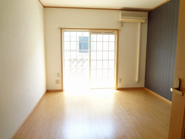居室・リビング　参考写真掲載。