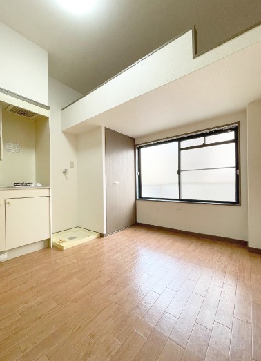 居室・リビング　別部屋参考写真となります