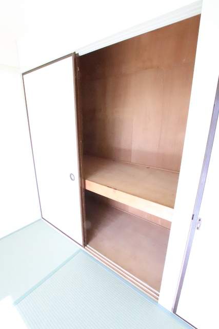 収納　たっぷり収納できる押し入れタイプ♪