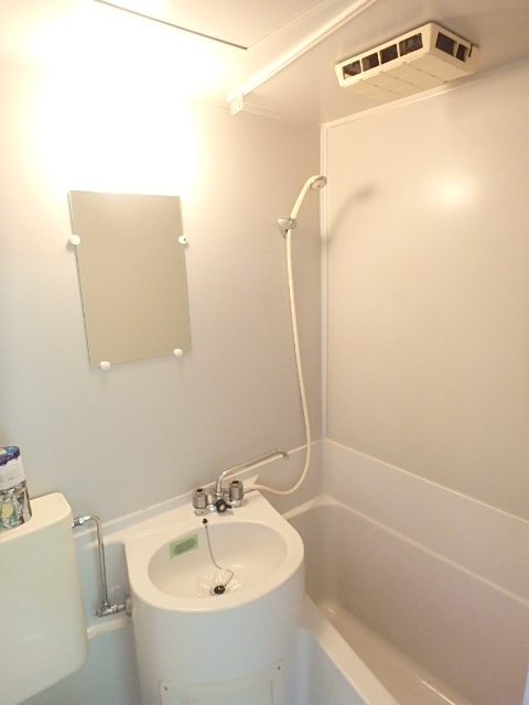 バス・シャワールーム　図面と現状に相違がある場合には現状を優先