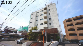 松山市姫原のマンションの建物外観