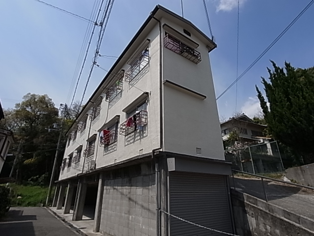 神戸市長田区大日丘町のアパートの建物外観