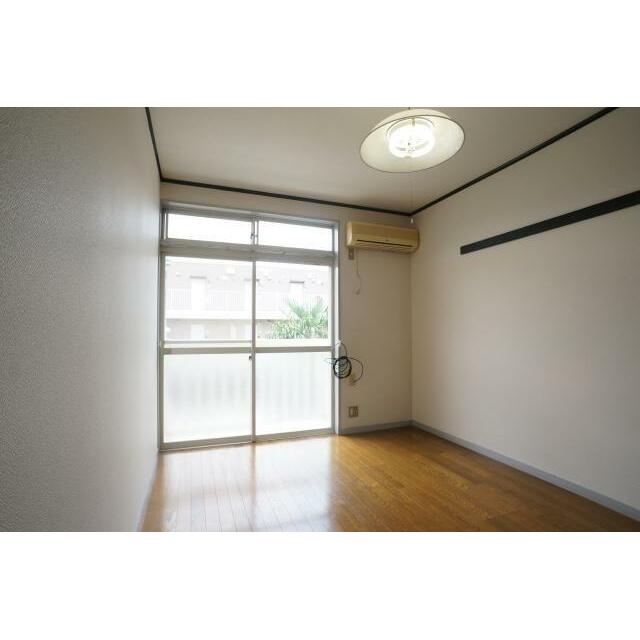 居室・リビング　※参考までに別のお部屋の写真を添付しております