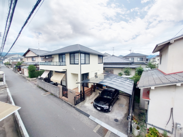 【松山市水泥町のアパートの眺望】