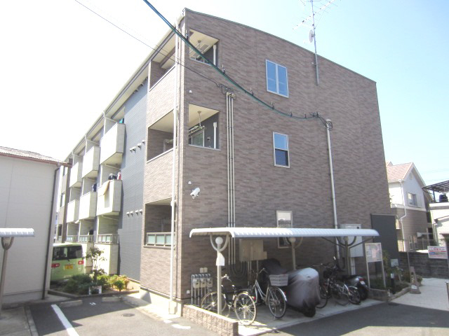 阪南市尾崎町のアパートの建物外観