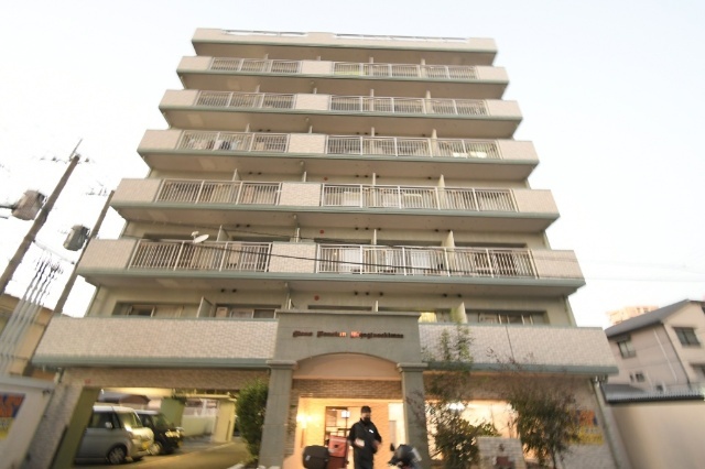 北九州市小倉北区香春口のマンションの建物外観