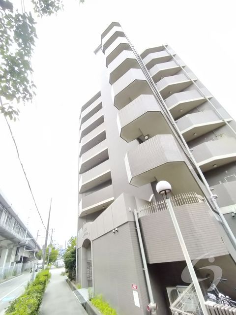 【尼崎市猪名寺のマンションの建物外観】