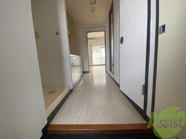 玄関　玄関からの様子を撮影してみました。動線になります。