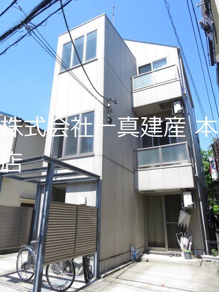 HEIGHT SALOONの建物外観