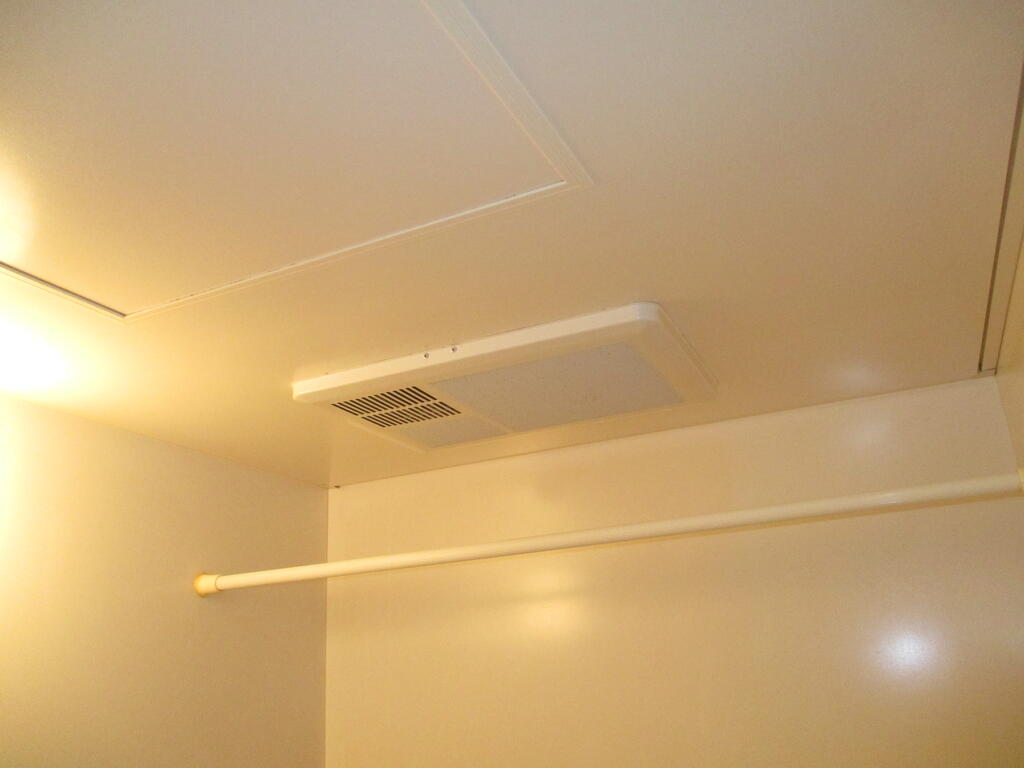 その他設備　浴室乾燥機付き
