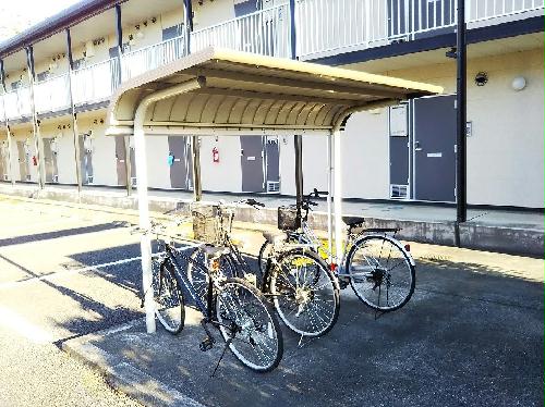 その他共有部分　駐輪場完備。