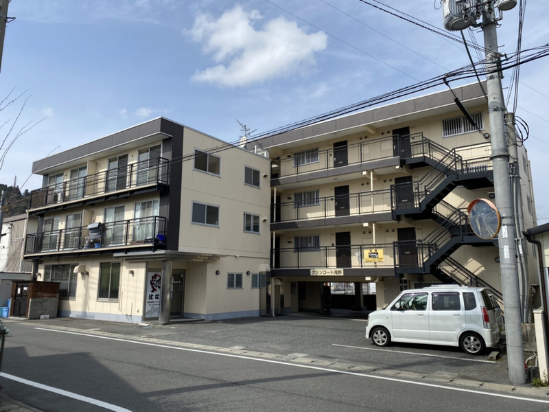 グランコート滝野の建物外観