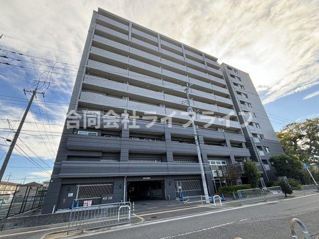 【エスリード高田駅前の建物外観】