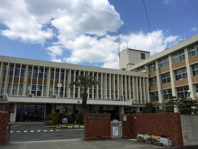 【エスリード高田駅前の中学校】