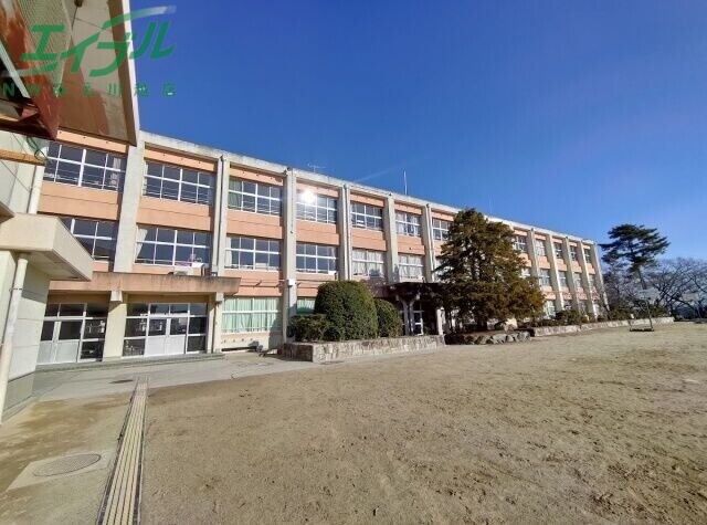 【桑名市桜通のアパートの小学校】