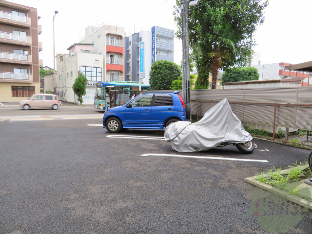 【仙台市青葉区八幡のマンションの駐車場】