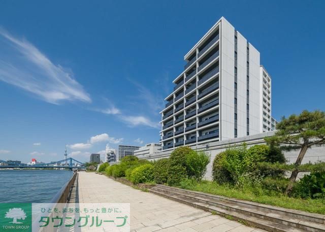 【江東区佐賀のマンションの建物外観】