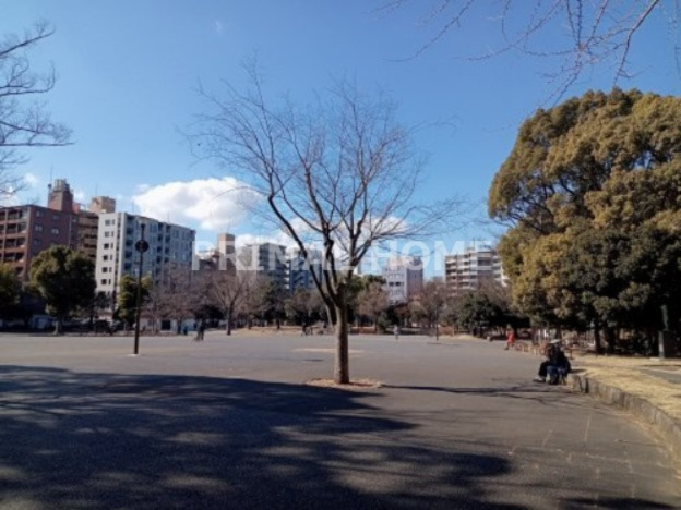 【Ｌａ・Ｂｒｅａ横浜反町の公園】