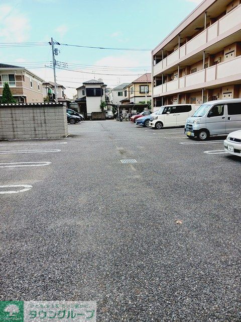 【松戸市五香のマンションの駐車場】