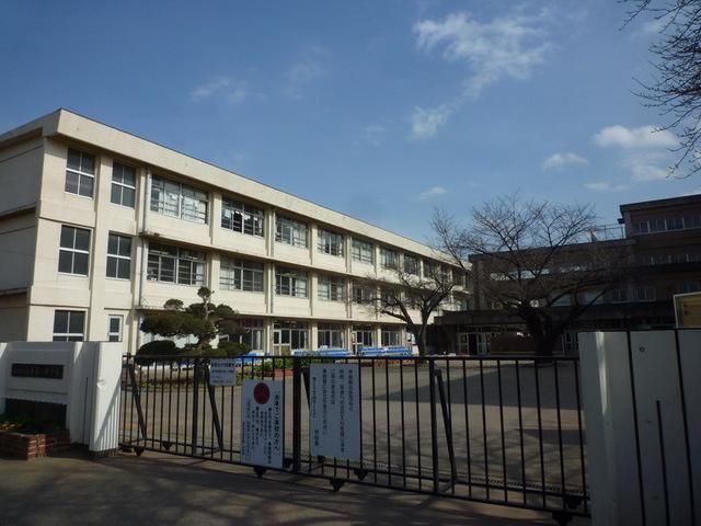 【松戸市五香のマンションの小学校】