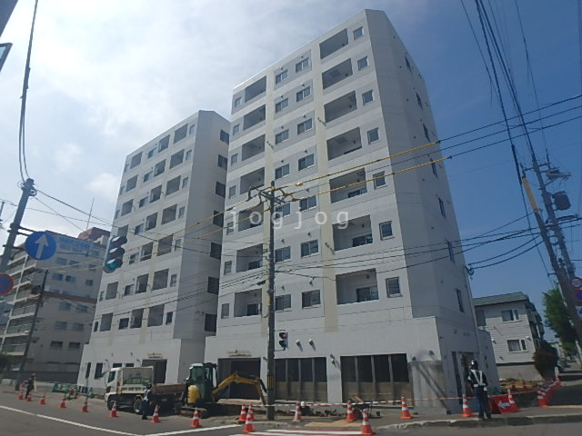 札幌市北区北三十一条西のマンションの建物外観