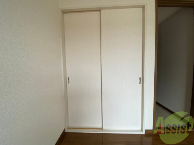 収納　収納がありました。お洋服や荷物はここへ。