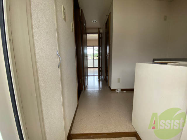 玄関　玄関からの様子を撮影してみました。動線になります。