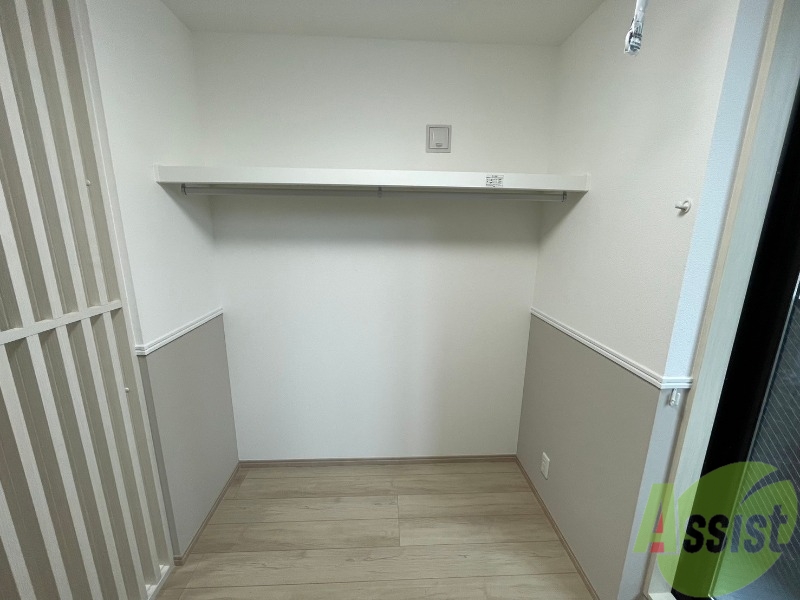 収納　こちらオープンクローゼットです。多くの荷物が収納できます。