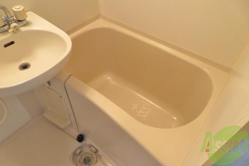 バス・シャワールーム　トイレと別になっており、ゆっくり入浴を楽しめます。