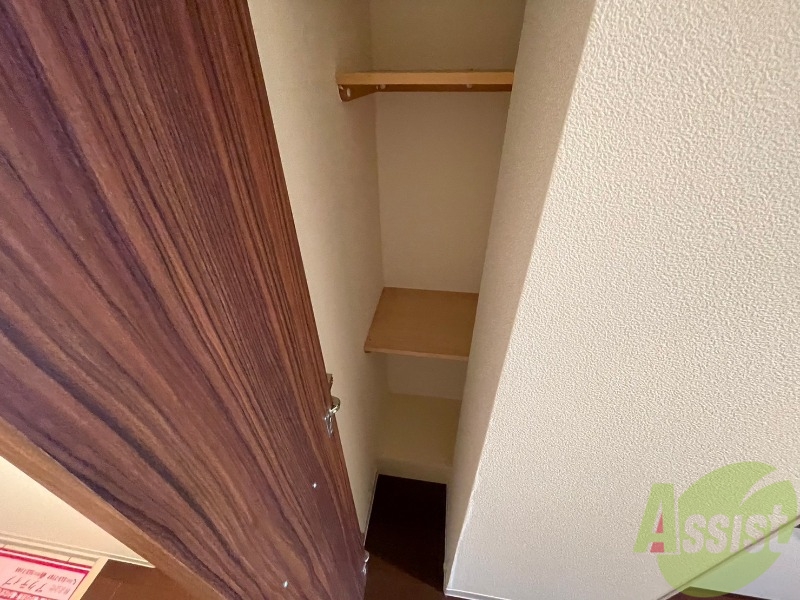 収納　こちらには収納スペースがあります。あると便利ですね！