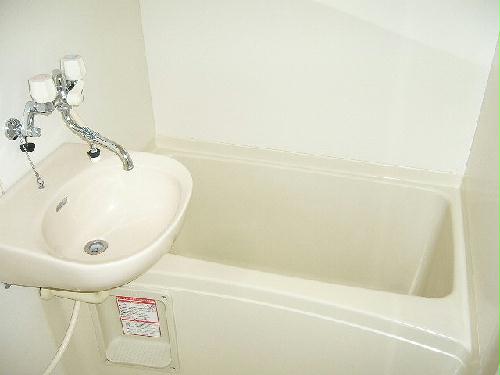 バス・シャワールーム　浴室です。