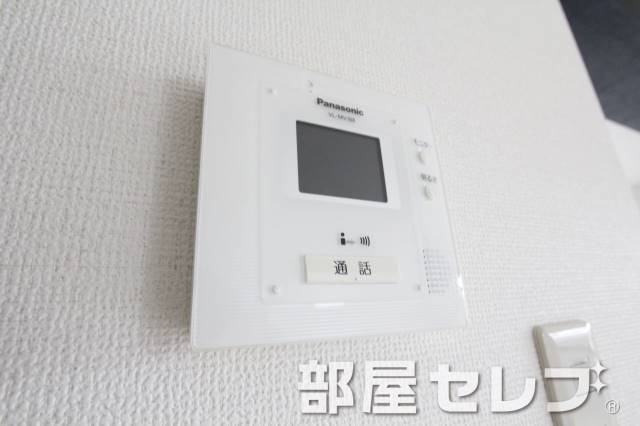 セキュリティ　安心のテレビモニター付きインターホンです。