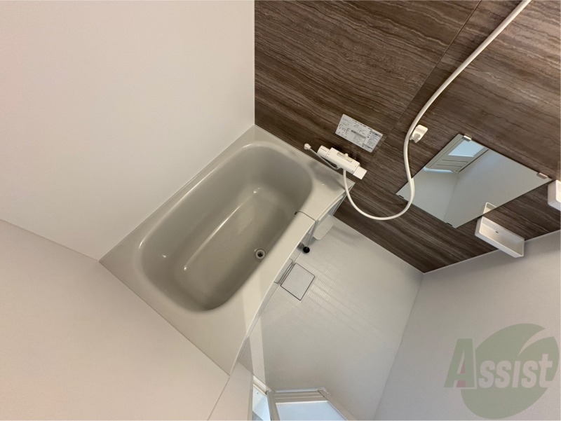 バス・シャワールーム　お風呂になります。一日の疲れを癒してくださいね。