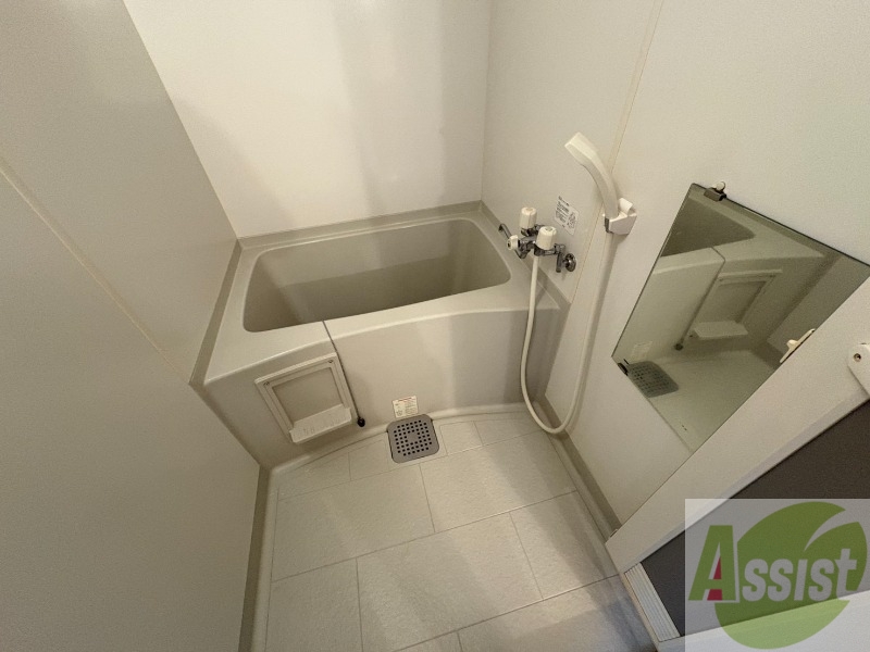 バス・シャワールーム　お風呂になります。一日の疲れを癒してくださいね。