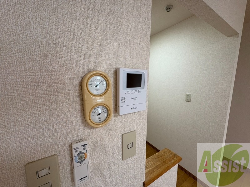 セキュリティ　ＴＶモニター付インターホンです。来客者の顔が見えるので安心！