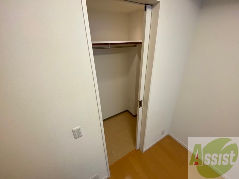 収納　寝室の収納です。部屋がすっきり片付きます。